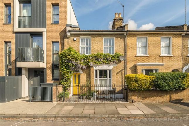 Calvert Road, London SE10 3 bed terraced house for sale