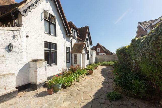 Avenue Road, Herne Bay, Kent, CT6 4 bed semi