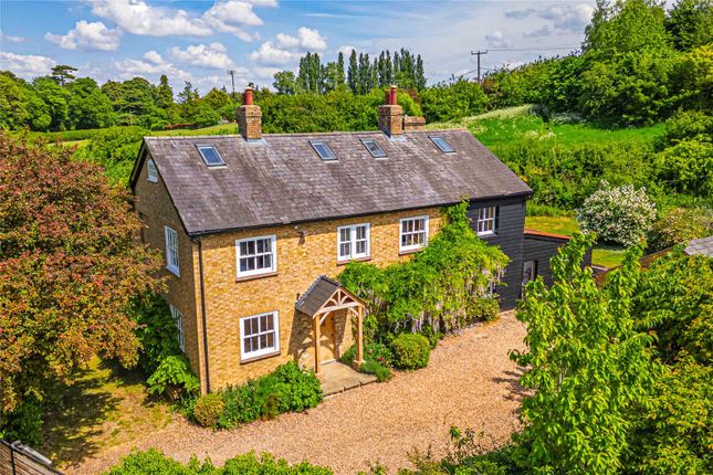6 bed detached house