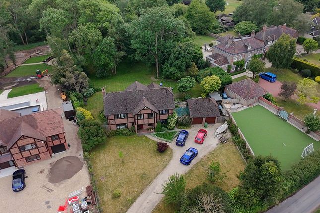 5 bed detached house