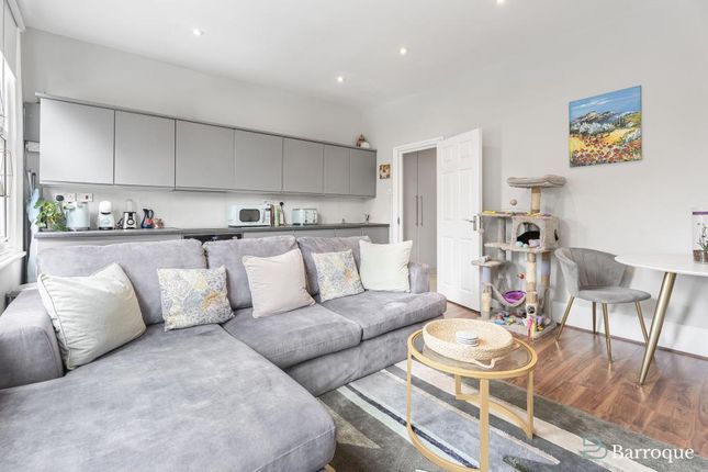 Stonard Road, Palmers Green 2 bed maisonette for sale