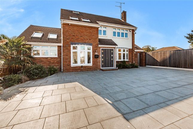 Curlew Crescent, Basildon, Essex, SS16 4 bed detached house for sale