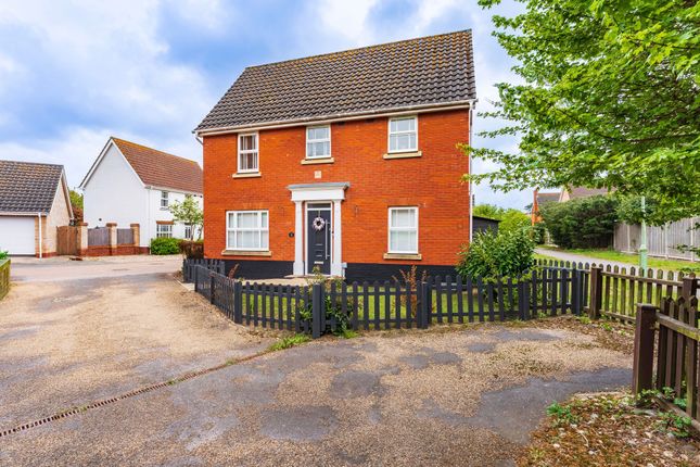 Willowbrook Close, Carlton Colville 3 bed detached house for sale