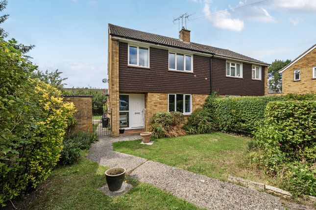 Roebuck Estate, Bracknell RG42 3 bed semi