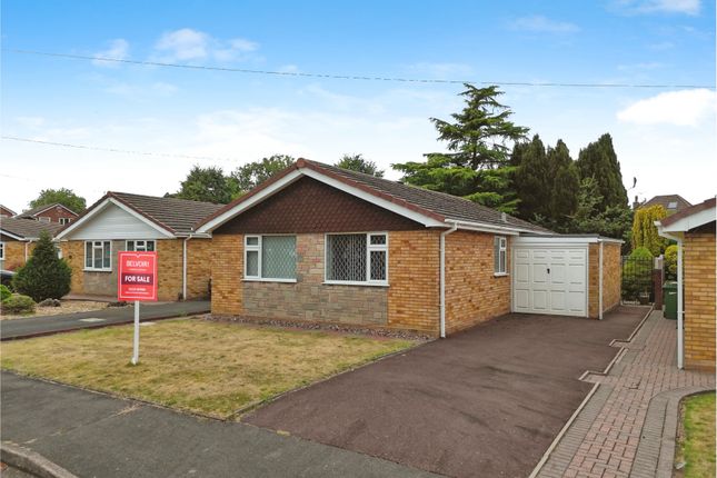 Robin Grove, Wolverhampton WV11 2 bed detached bungalow for sale