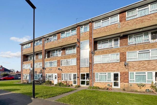 Travellers Way, Hounslow 3 bed flat for sale