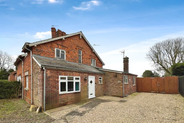 High Road, Londonthorpe, Grantham... 2 bed semi