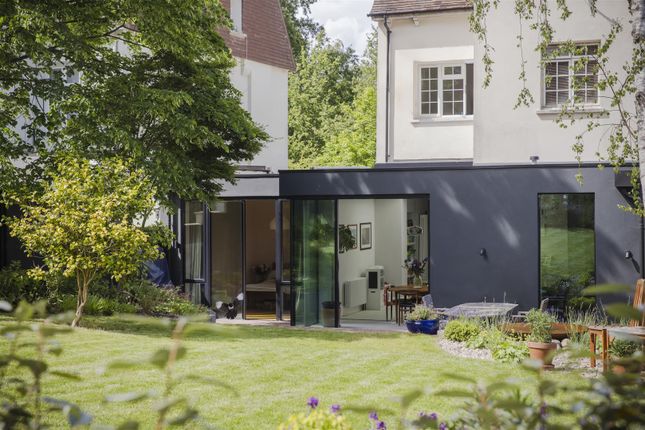 Longton Avenue, Sydenham, London, SE26 3 bed apartment for sale