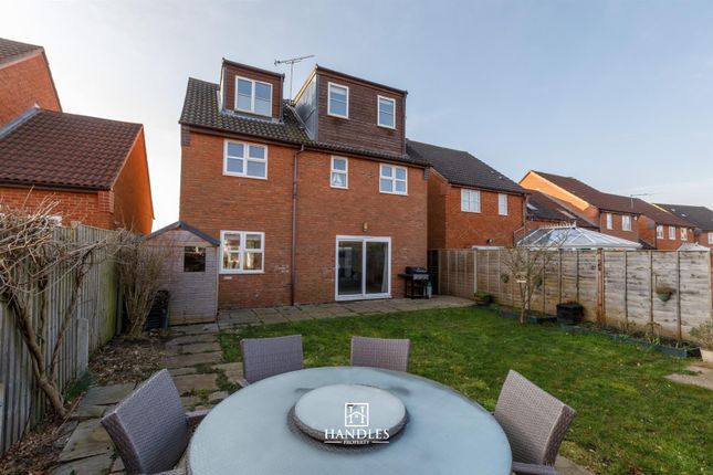 6 bedroom house for sale
