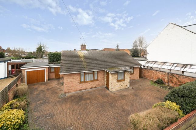 Newnham Avenue, Bedford 2 bed detached bungalow for sale