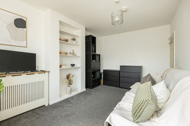 2 bedroom maisonette for sale