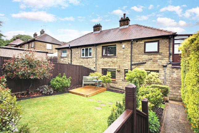 9 HILL CROFT, SOWERBY BRIDGE 3 bed semi