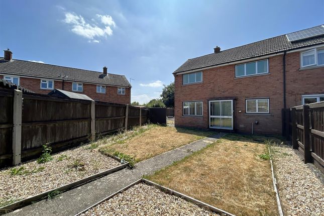 Clifton Close, Chippenham 2 bed terraced house for sale