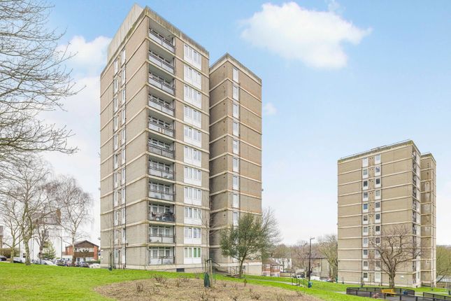 Rye Hill Park, London SE15 2 bed flat for sale