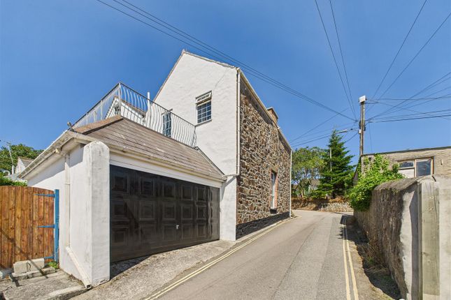 5 bedroom end of terrace house for sale