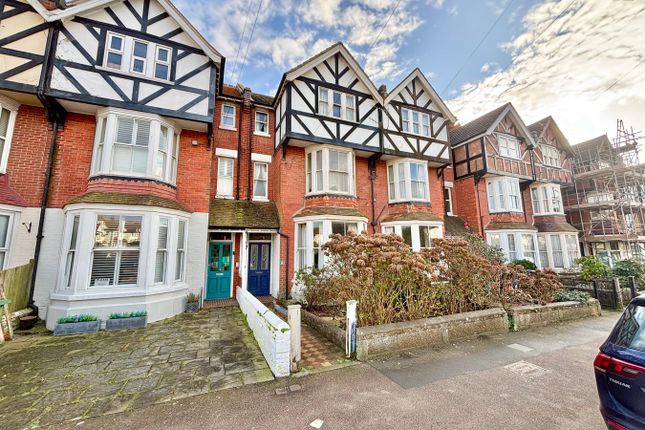 6 bedroom town house for sale