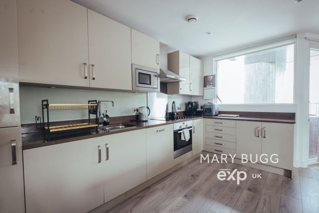 Burgess Springs, Chelmsford CM1 2 bed apartment for sale