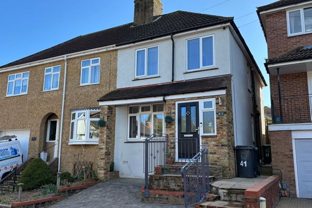 West Valley Road, Hemel Hempstead HP3 3 bed semi