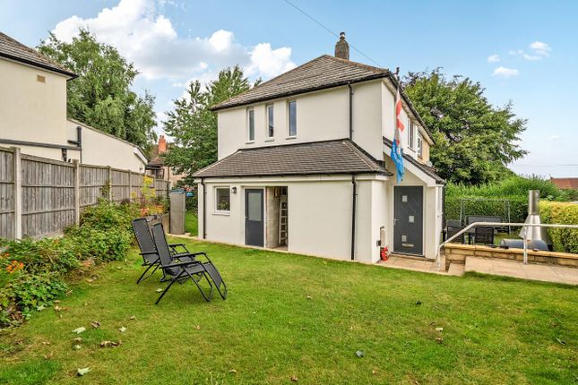 Raynel Approach, Cookridge, LS16 2 bed semi