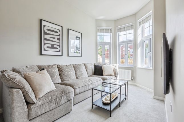 3 bedroom town house for sale