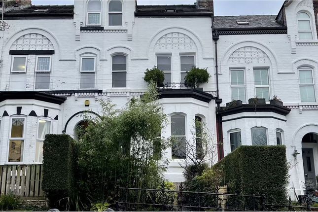 5 bedroom terraced house for sale