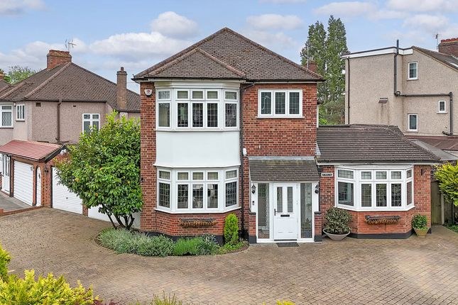 Beauly Way, Rise Park, RM1 3 bed detached house for sale