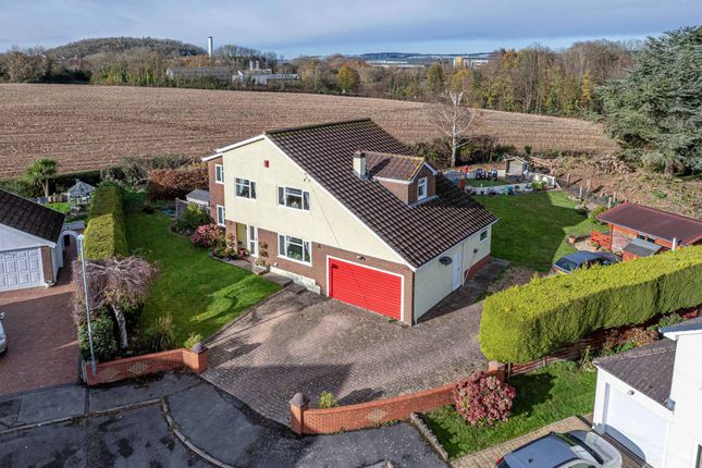 Queens Gardens, Caldicot NP26 5 bed detached house for sale