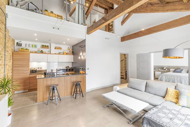 Western Gateway, London E16 2 bed flat for sale