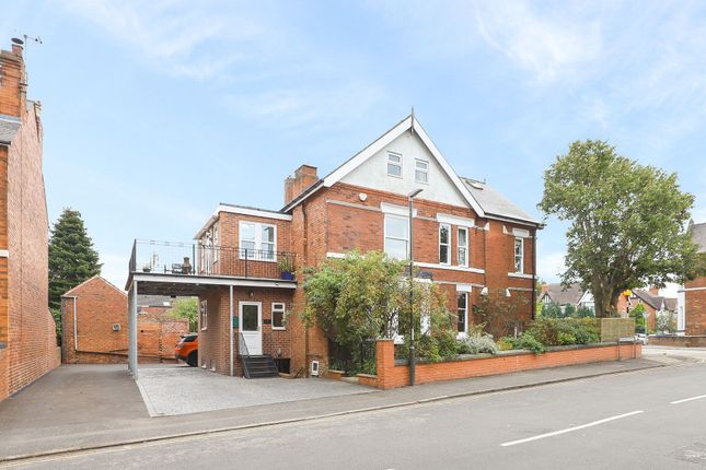 2 Avondale Road, Chesterfield S40 4 bed detached house for sale