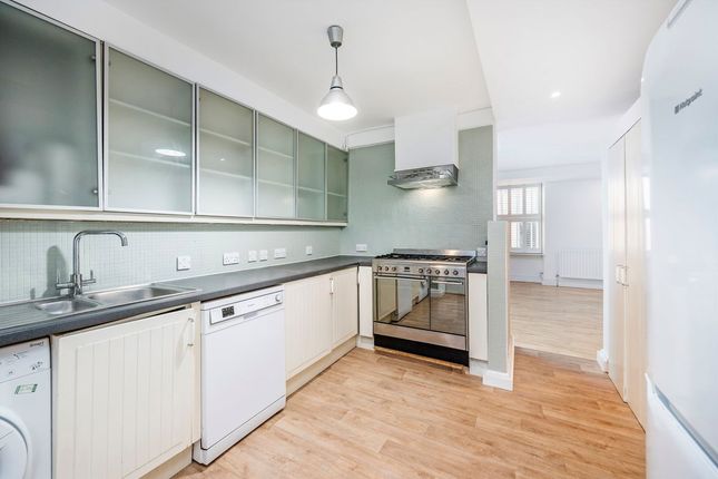 Belgrave Road, London SW1V 1 bed flat for sale