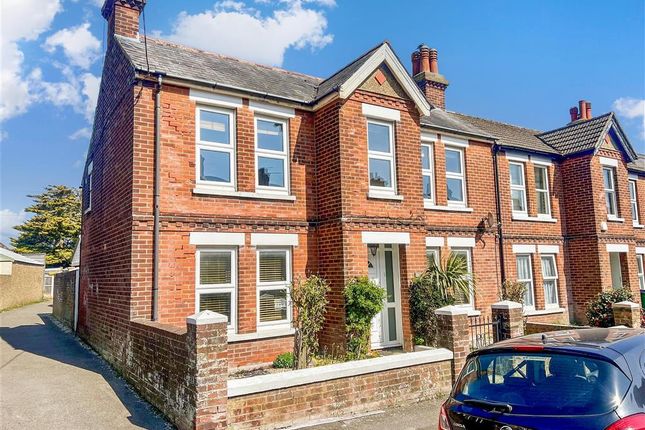3 bed end terrace house