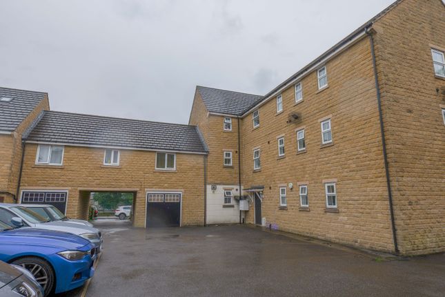 Queensway, Halifax HX1 2 bed flat for sale