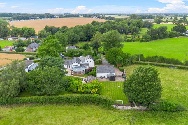 Smithy Lane, Croft, WA3 5 bed detached house for sale