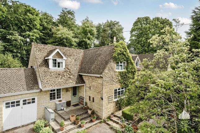 3 bedroom link detached house for sale