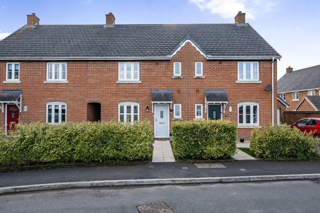 Hewers Close, Wanborough, Wiltshire, SN4 3 bed terraced house for sale