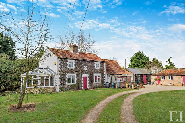 Beck Row, Bury St. Edmunds 3 bed detached house for sale