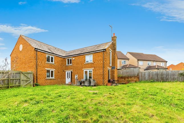 4 bed detached house