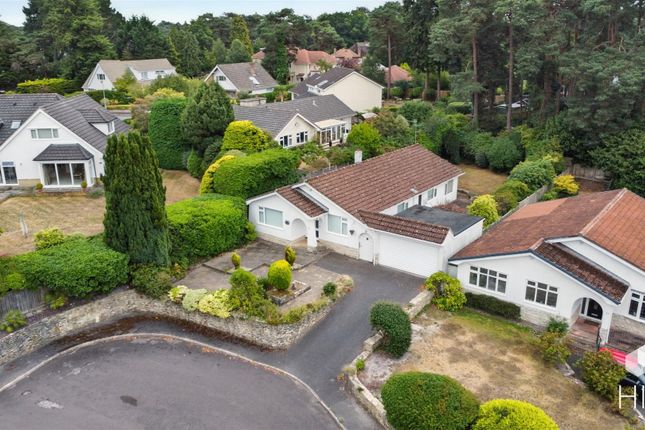 Woodacre Gardens, Ferndown BH22 3 bed bungalow for sale