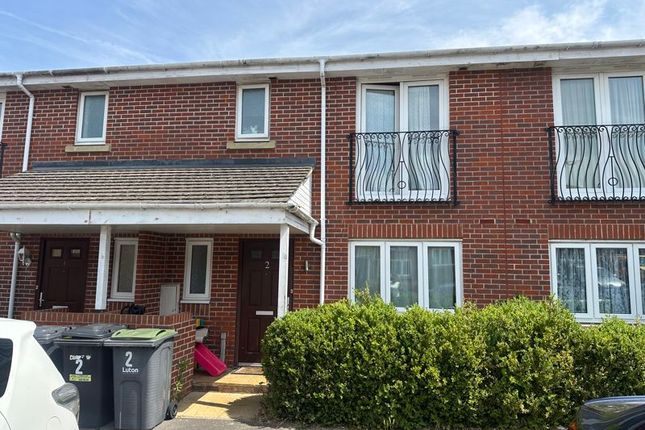 Poppy Close, Luton 3 bed terraced house for sale