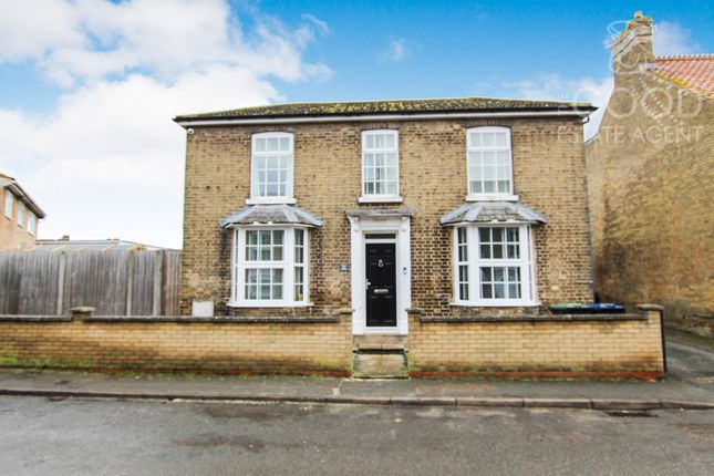4 bed detached house