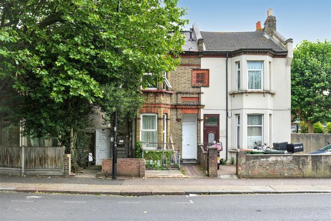 Upton Lane, London 6 bed house for sale
