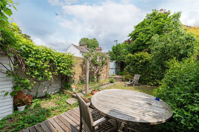 White Hart Lane, London SW13 3 bed end of terrace house for sale