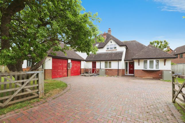 5 bed detached house