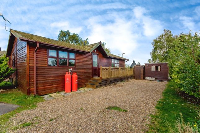 2 bedroom lodge for sale