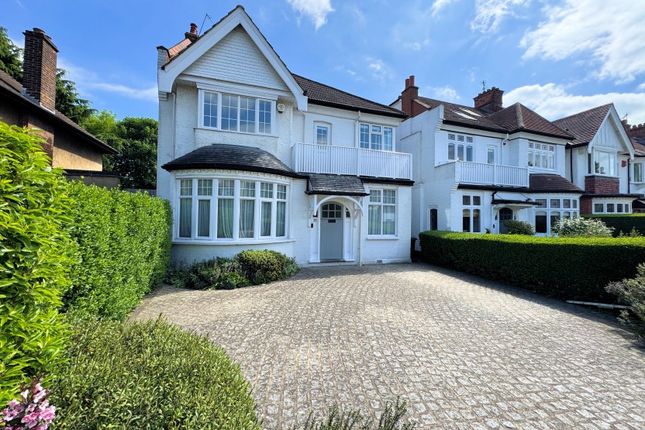5 bedroom link detached house for sale