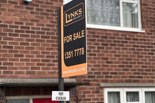 Manor Road,Denton,Manchester,M34 7SB 2 bed semi