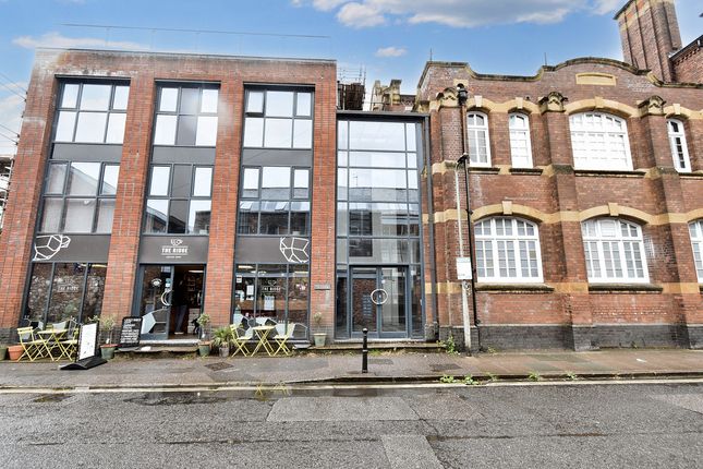 Exeter EX2 2 bed flat for sale