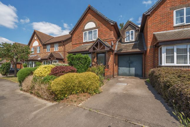 Alderman Willey Close, Berkshire RG41 3 bed link detached house for sale
