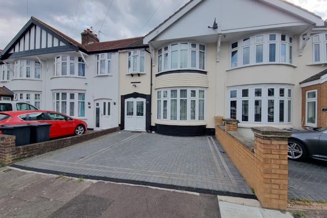 Sandhurst Drive, Ilford 3 bed terraced house for sale