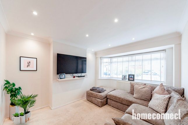 Alfred Road, Aveley, South Ockendon 3 bed semi